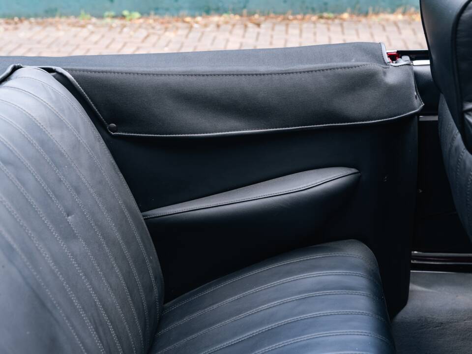 Image 39/50 de Citroën DS 21 (1969)
