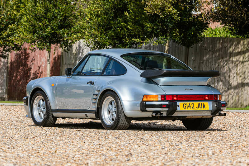 Image 4/40 de Porsche 911 Turbo LE (1989)