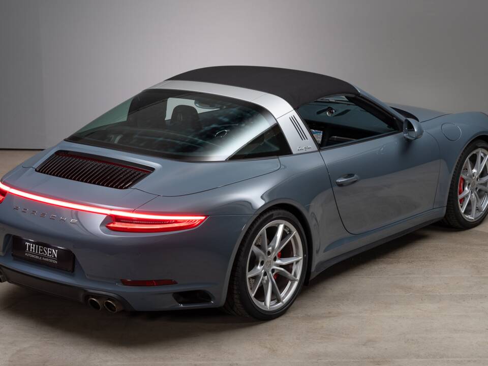 Image 8/37 of Porsche 911 Targa 4S (2016)