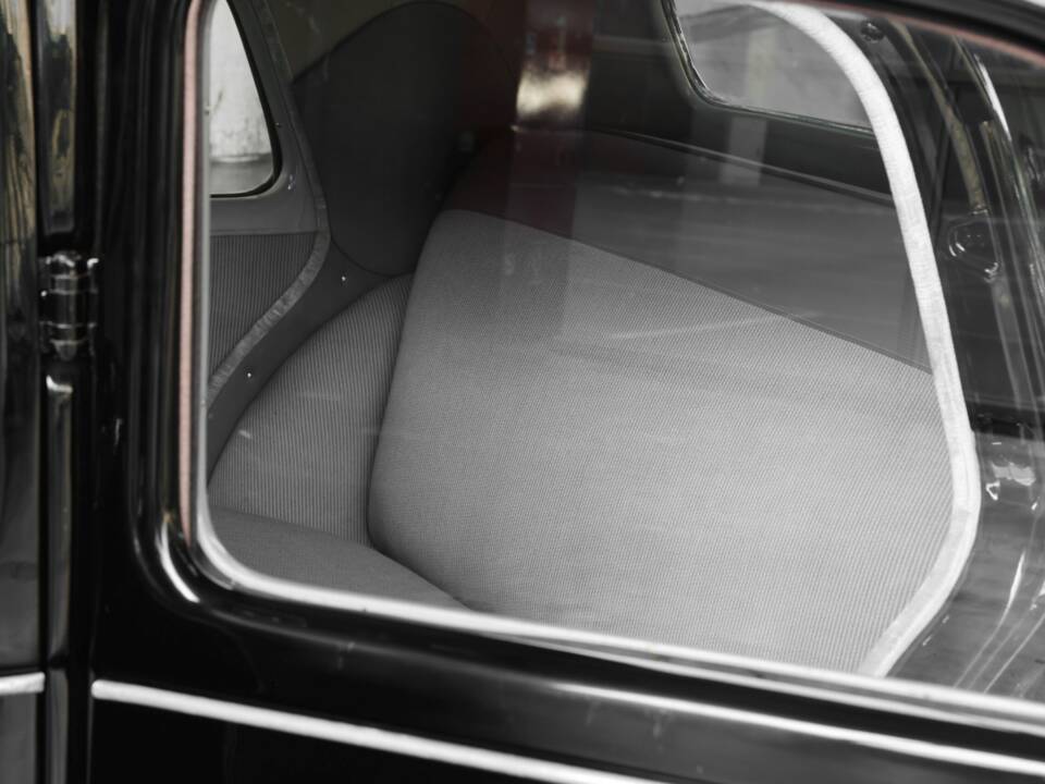 Image 30/50 of Citroën Traction Avant 11 BL (1953)