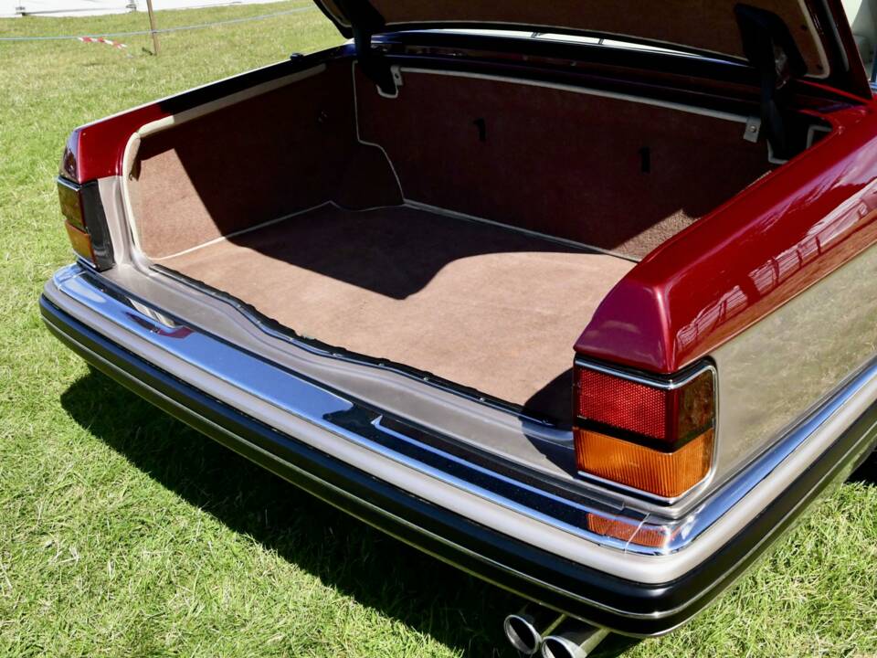 Image 37/50 of Rolls-Royce New Silver Dawn (1997)