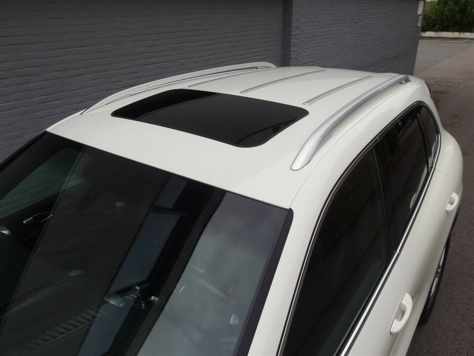 Bild 43/99 von Porsche Cayenne S (2010)