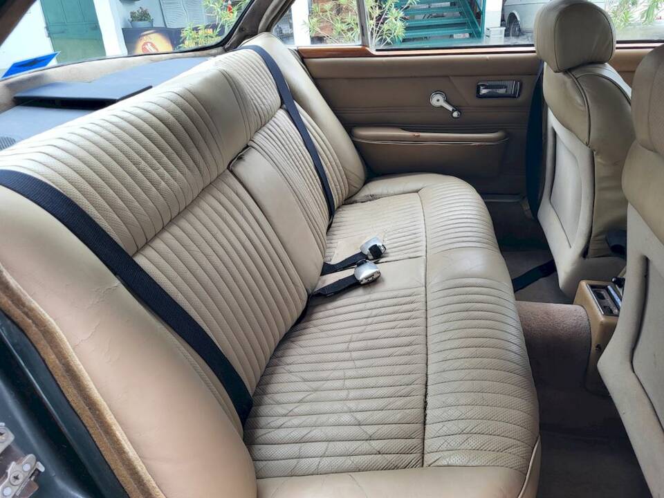 Image 29/38 of Jaguar XJ 6 4.2 (1970)