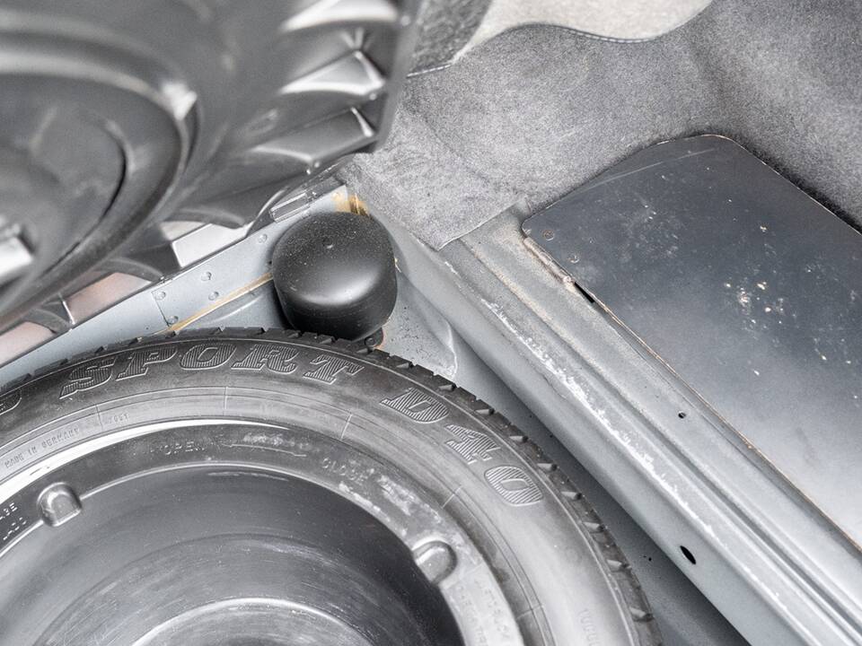 Bild 58/61 von Mercedes-Benz 500 E (1992)