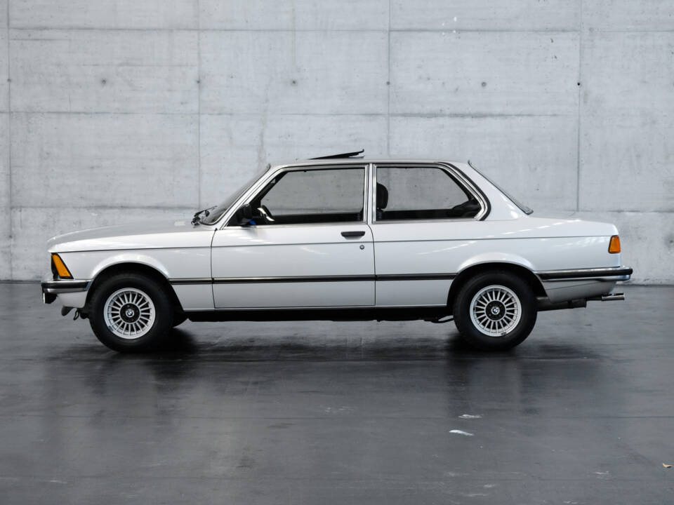 Imagen 2/24 de BMW 323i (1980)