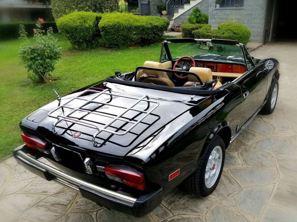 Bild 26/30 von FIAT Spider 2000 (1980)