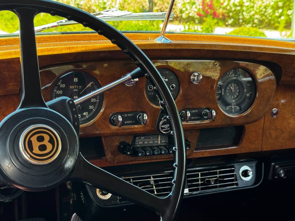 Image 62/81 of Bentley S 1 (1959)