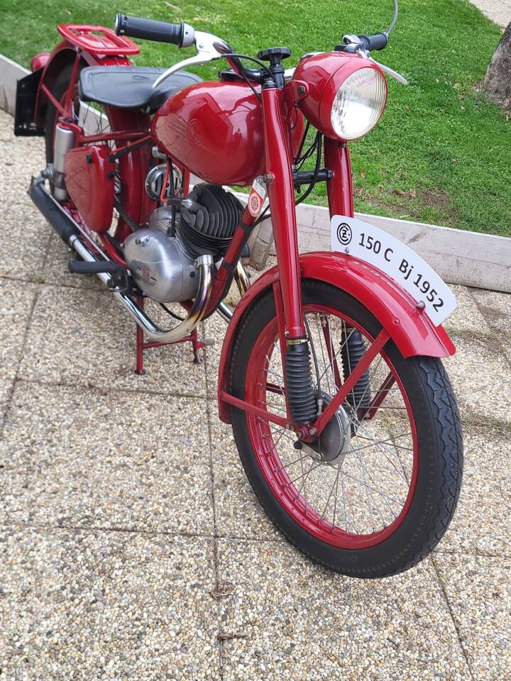 Image 3/13 of CZ 150 (1952)