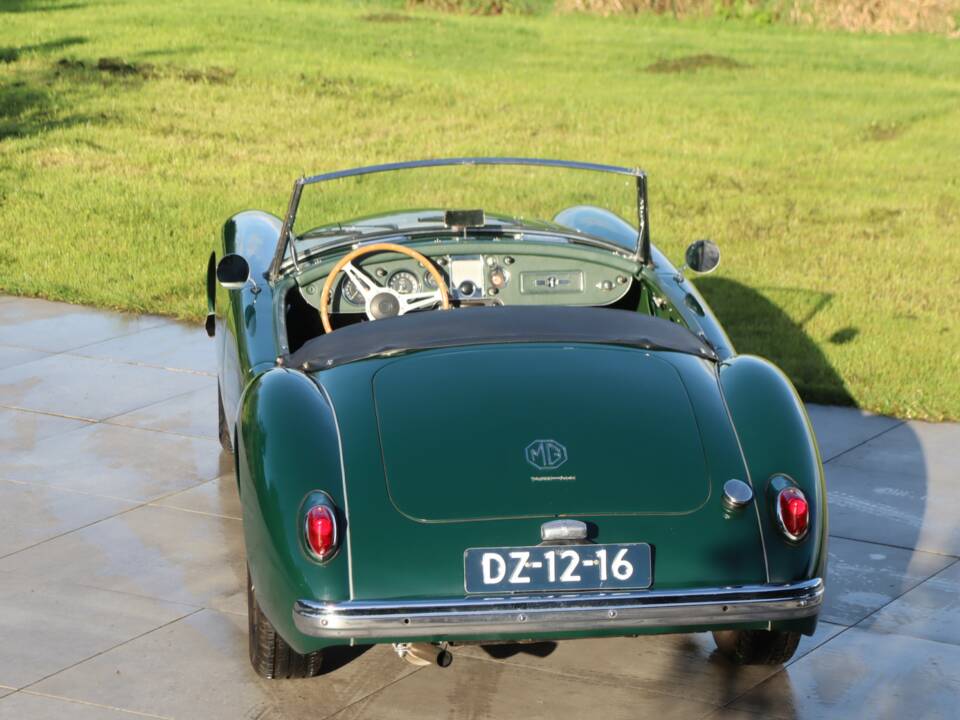 Image 44/50 of MG MGA Twin Cam (1959)
