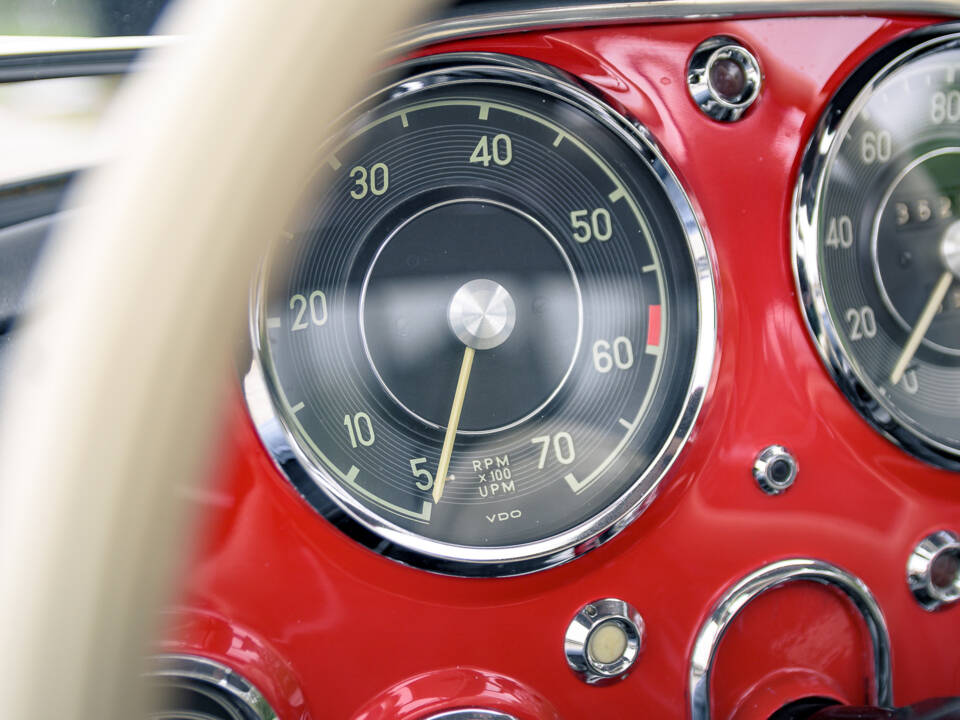 Image 20/38 of Mercedes-Benz 300 SL &quot;Gullwing&quot; (1955)