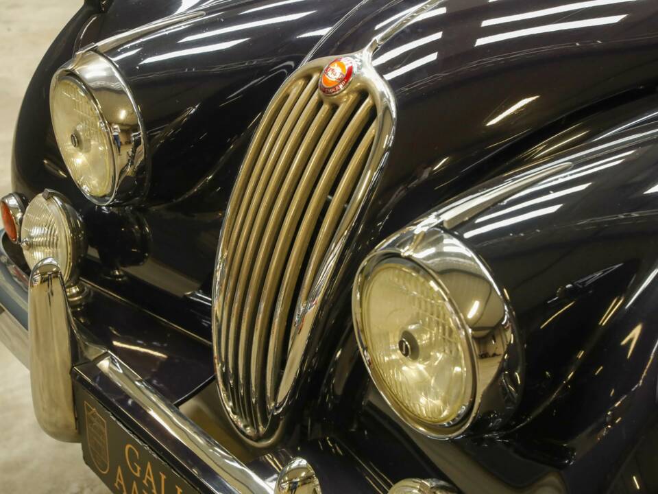 Image 21/50 of Jaguar XK 140 DHC (1955)