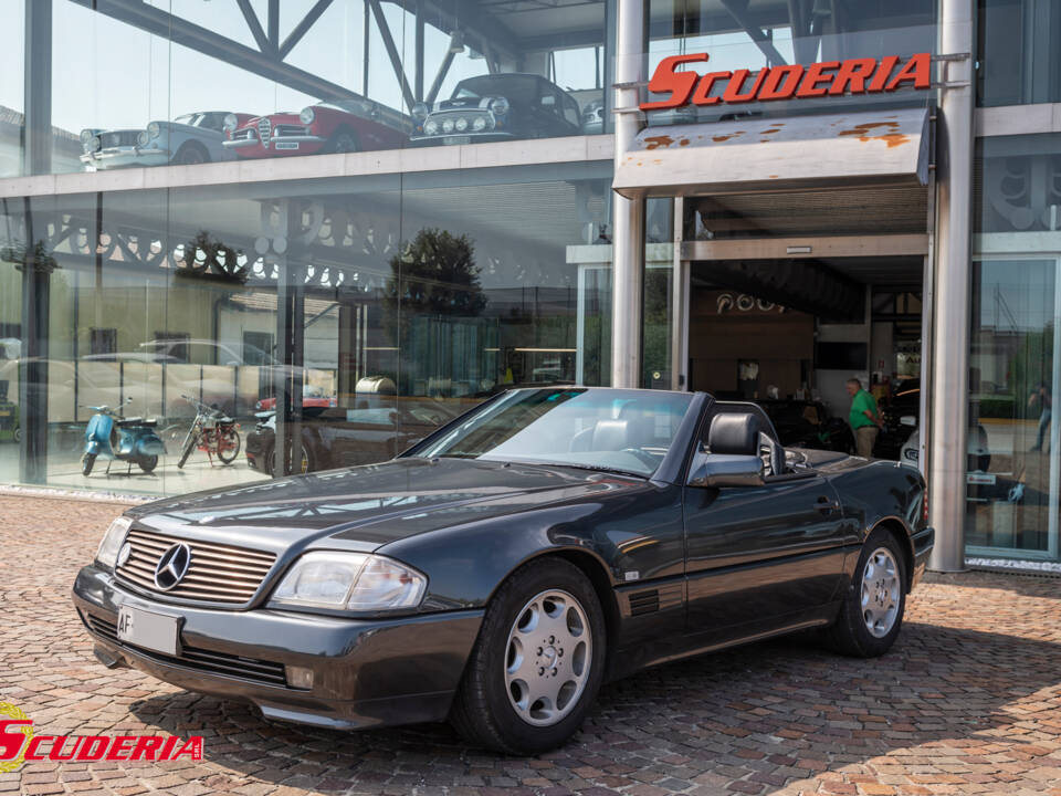 Imagen 2/34 de Mercedes-Benz 500 SL (1992)