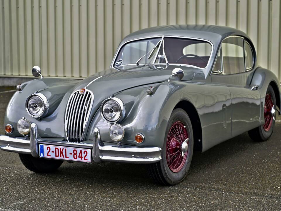 Bild 2/50 von Jaguar XK 140 FHC (1954)
