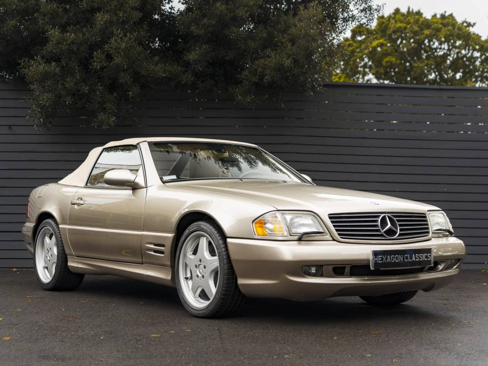 Immagine 2/38 di Mercedes-Benz SL 500 (2001)