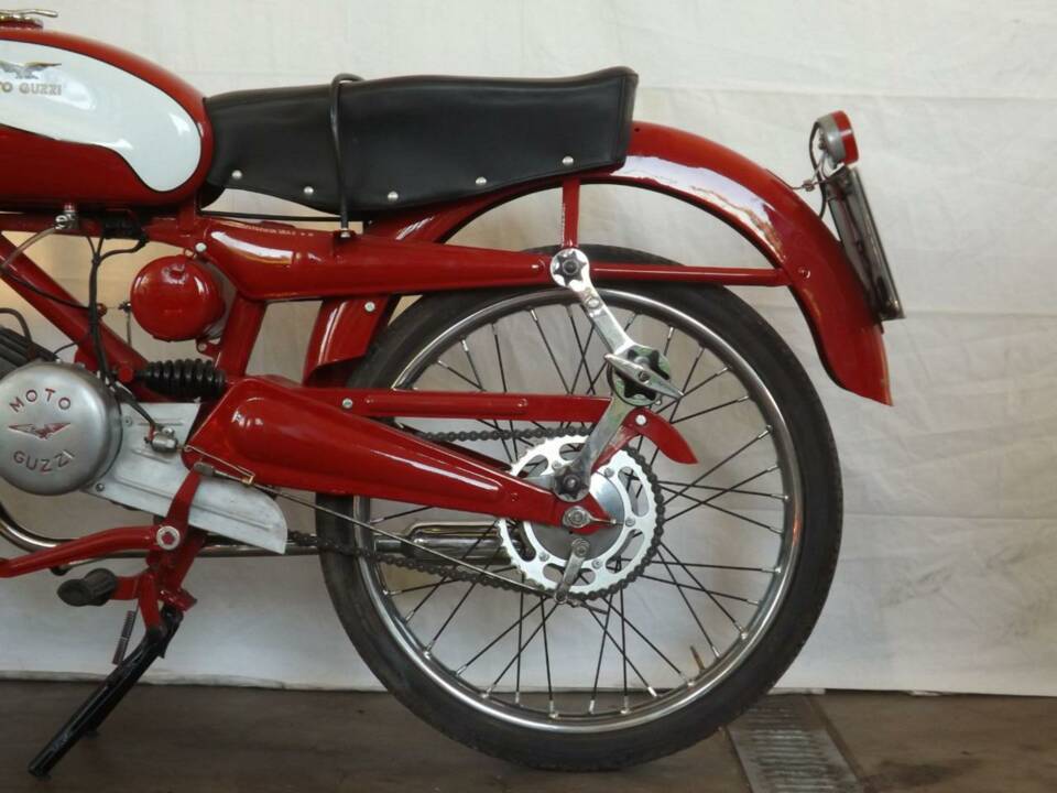 Image 35/44 of Moto Guzzi Cardellino 75 (1957)