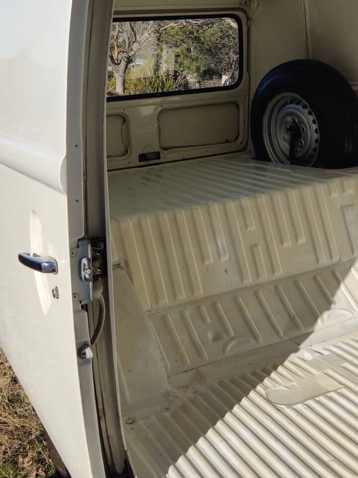 Imagen 38/50 de Volkswagen T2b panel van (1979)