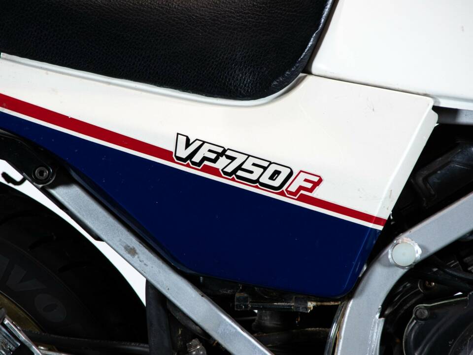 Image 43/50 de Honda VF 750 (1983)