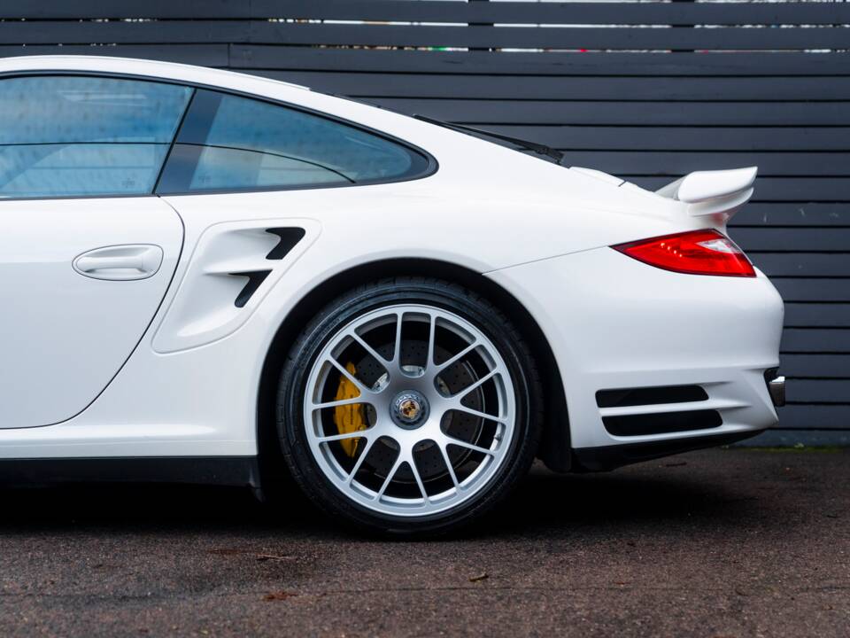 Bild 6/52 von Porsche 911 Turbo (2010)