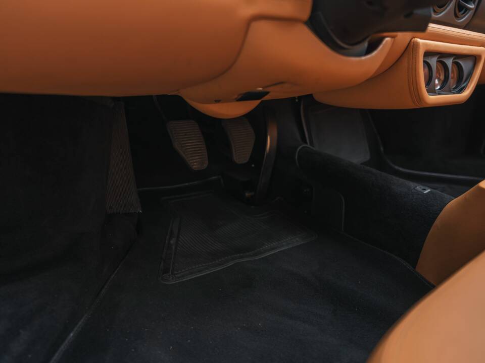 Image 40/46 of Ferrari 512 TR (1994)