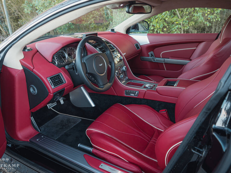 Image 12/14 of Aston Martin Virage (2012)
