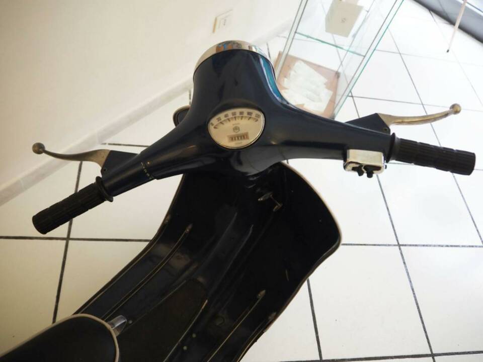 Image 6/28 of Piaggio Vespa 125 Primavera (1974)