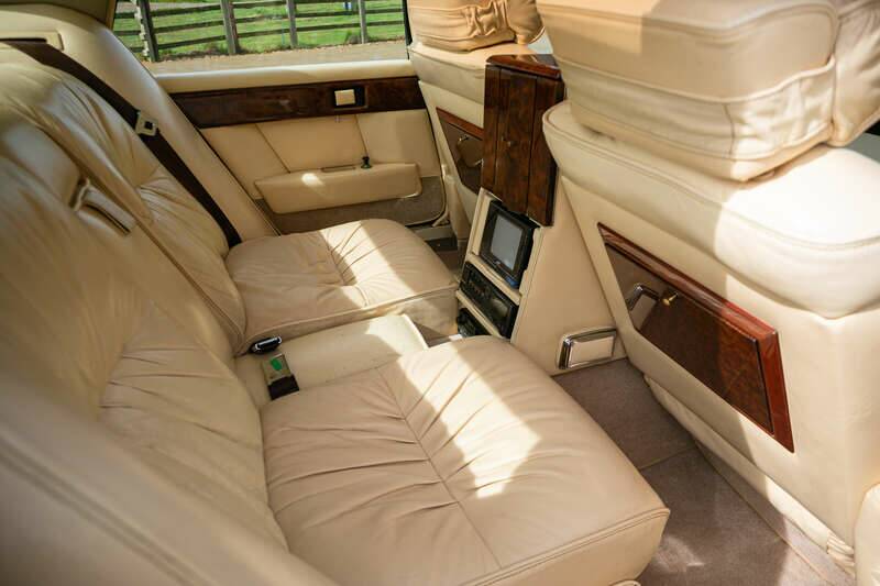 Image 24/39 of Aston Martin Lagonda (1982)