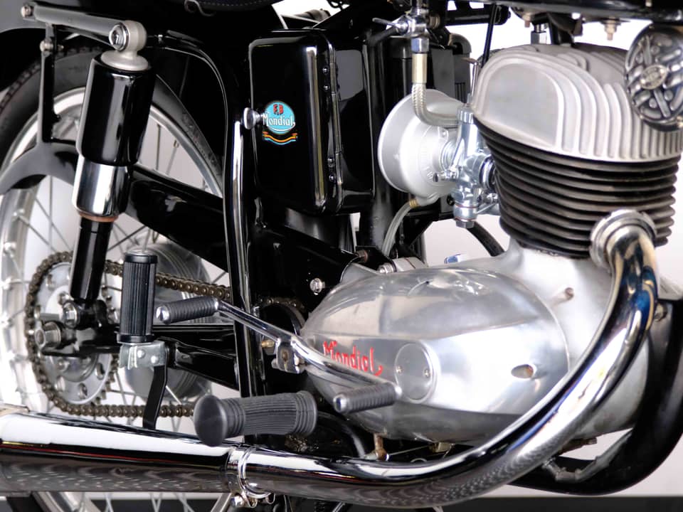 Image 18/68 of Mondial 160 Sport Lusso (1954)