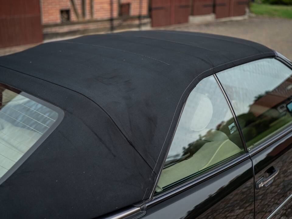 Image 15/83 de Mercedes-Benz E 220 (1996)