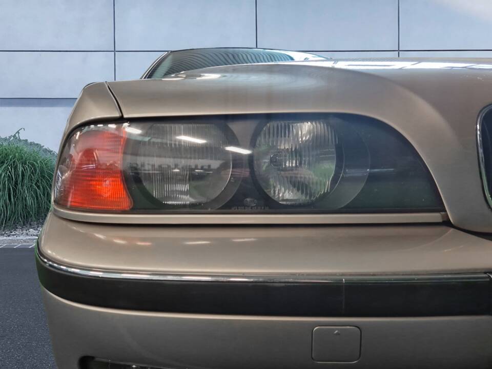 Image 5/13 of BMW 528i (1997)