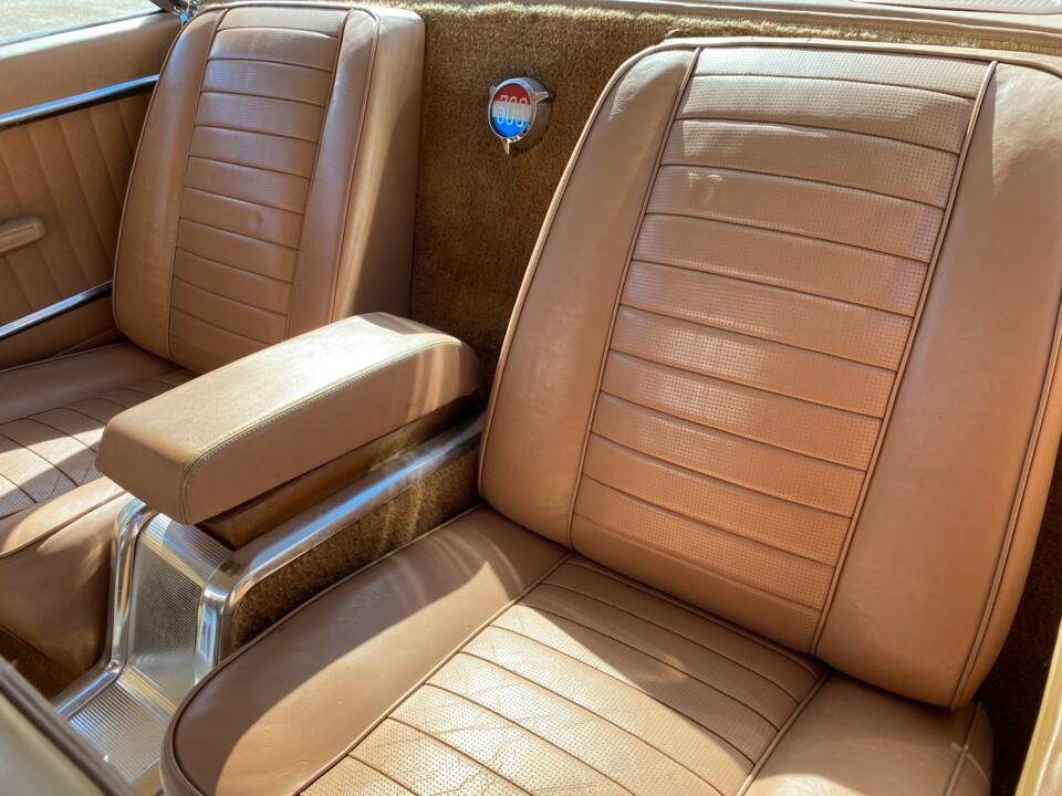 Image 11/13 of Chrysler 300 H (1962)