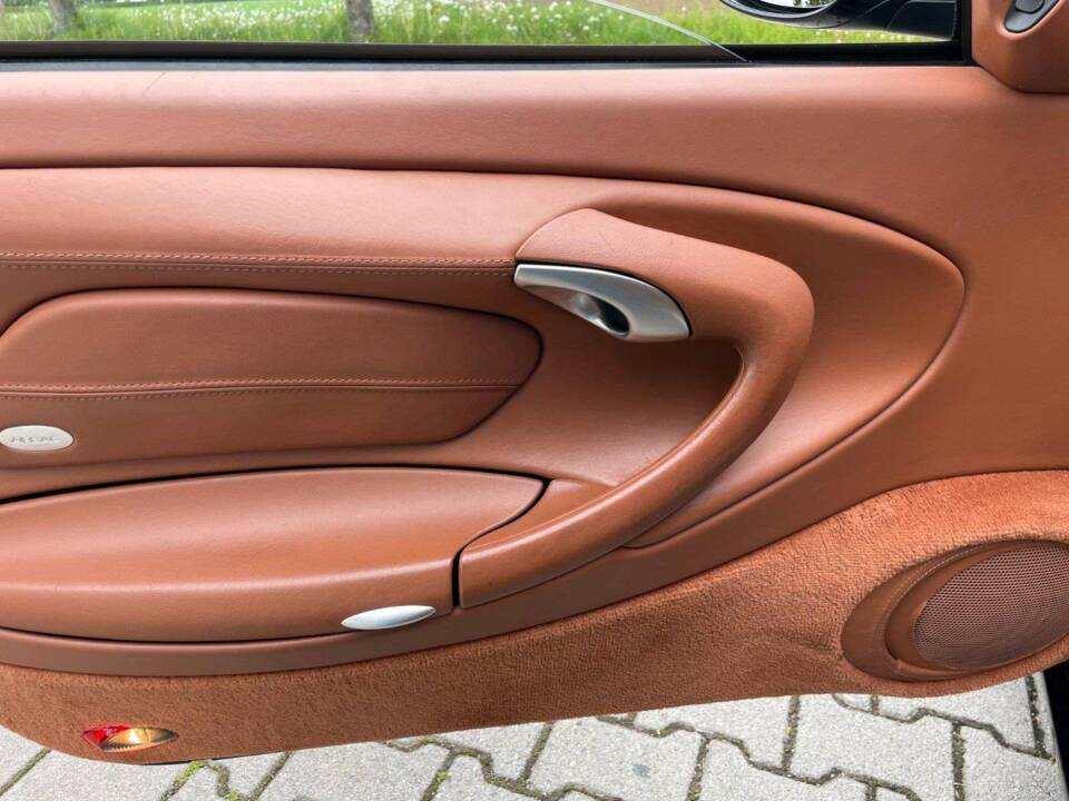 Imagen 13/20 de Porsche 911 Carrera (2001)