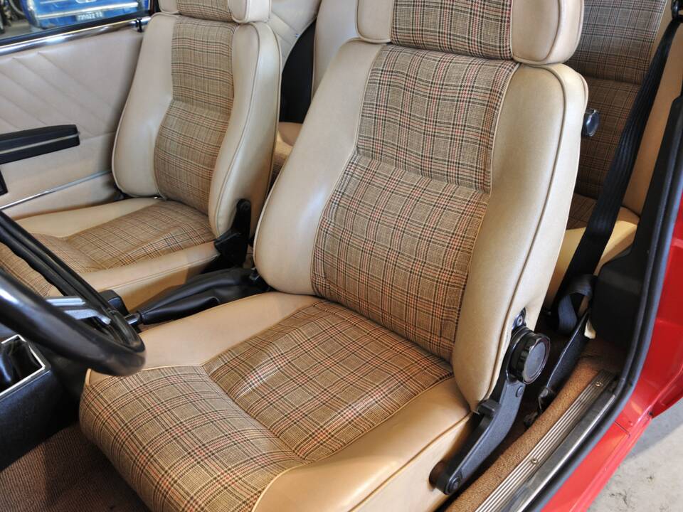 Bild 17/29 von Alfa Romeo Alfetta GT 1.6 (1978)