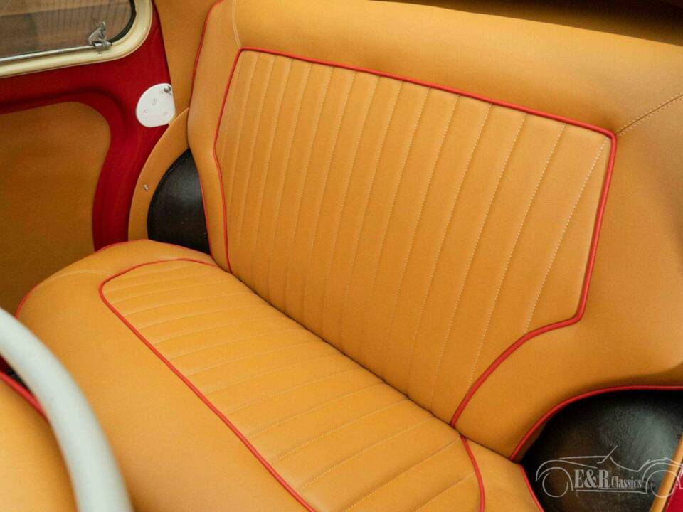 Bild 13/19 von Renault 4 CV Décapotable (1951)