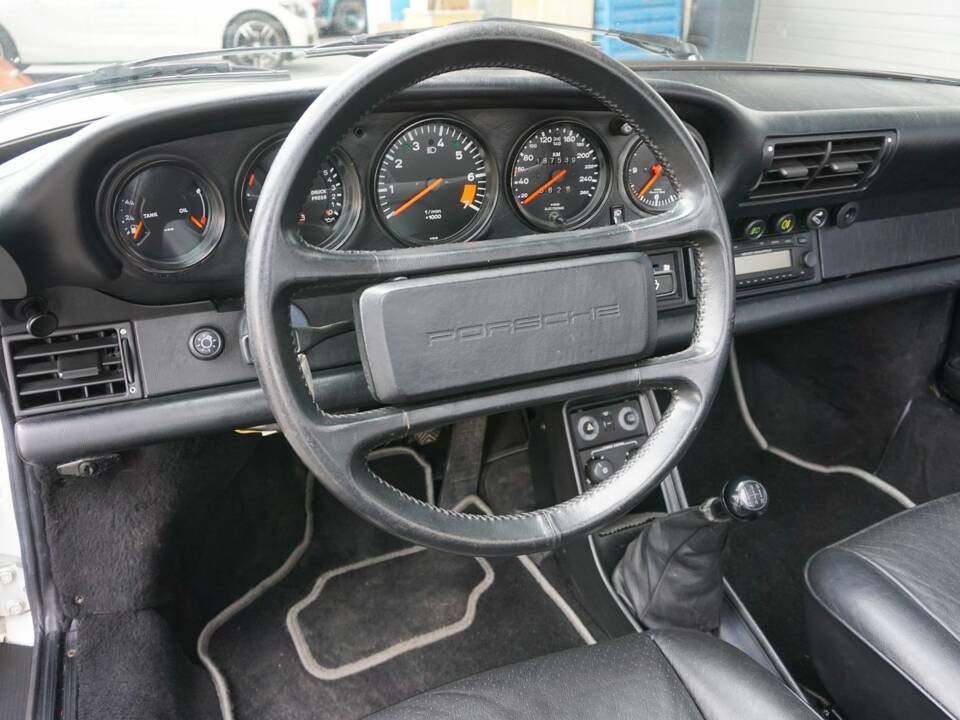 Bild 36/51 von Porsche 911 Carrera 3.2 (1986)