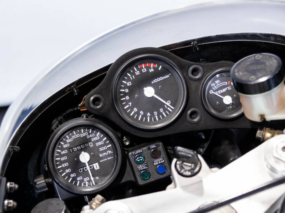 Bild 27/50 von Honda VFR 750R RC 30 (1988)