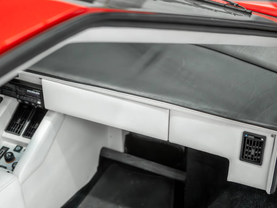 Image 30/50 of Lamborghini Countach LP 5000 S QV (1988)