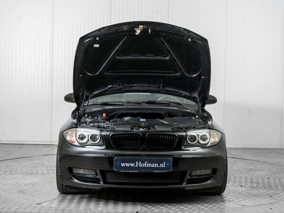 Image 42/50 of BMW 125i (2008)