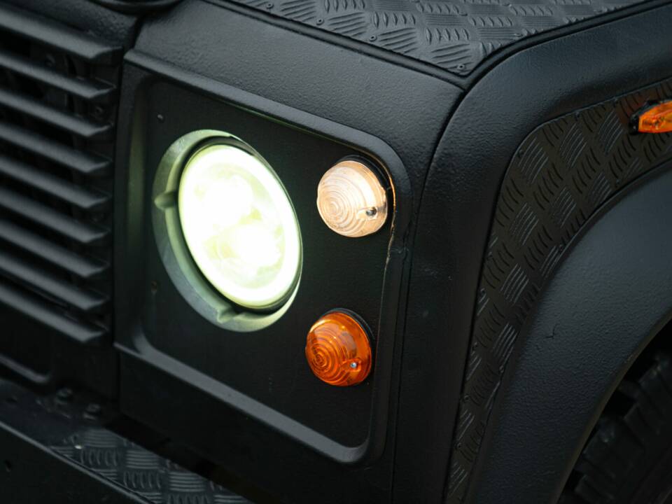 Image 27/50 of Land Rover 90 (1985)