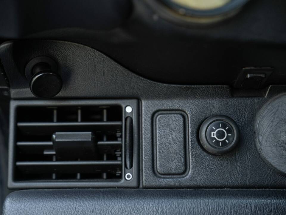 Bild 35/50 von Porsche 911 Carrera 3.2 (1989)