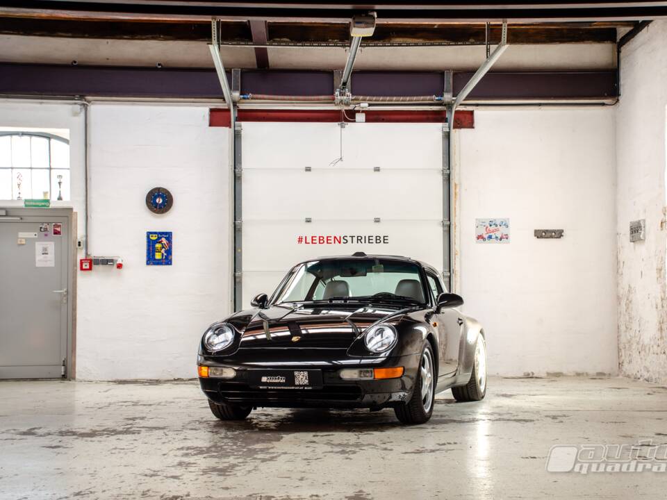 Image 4/23 of Porsche 911 Carrera (1995)
