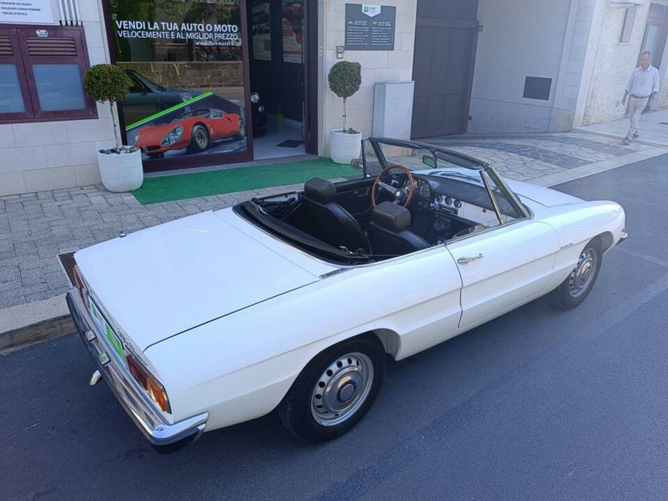 Bild 28/50 von Alfa Romeo Spider 1600 Junior (1975)