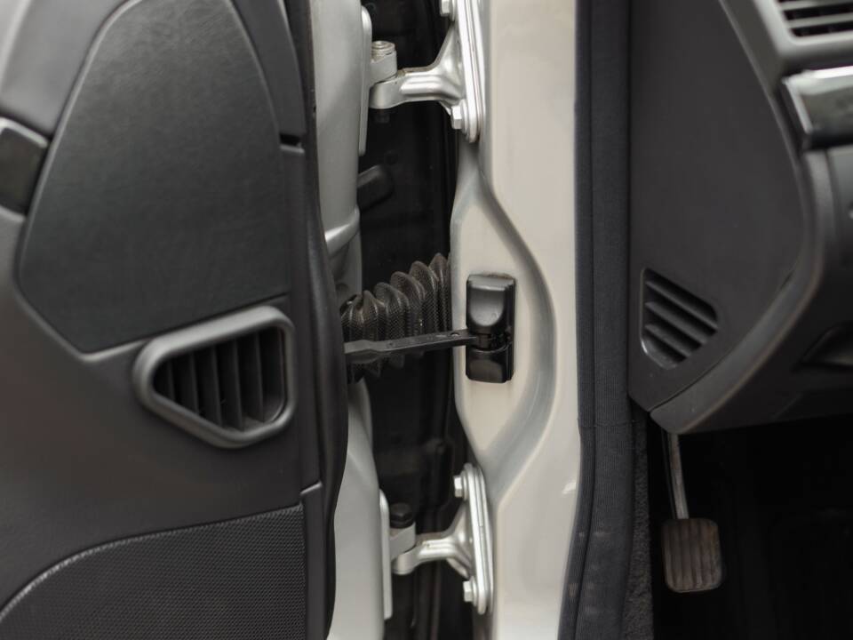 Image 22/72 of Mercedes-Benz E 55 AMG (2002)