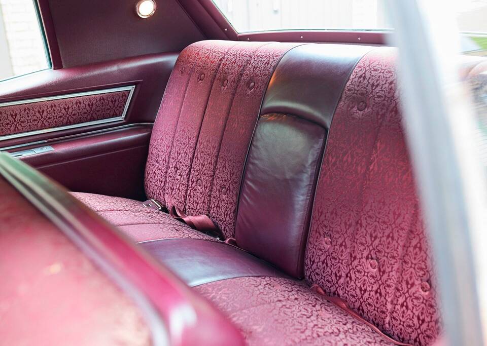 Bild 150/200 von Cadillac Coupe DeVille (1968)