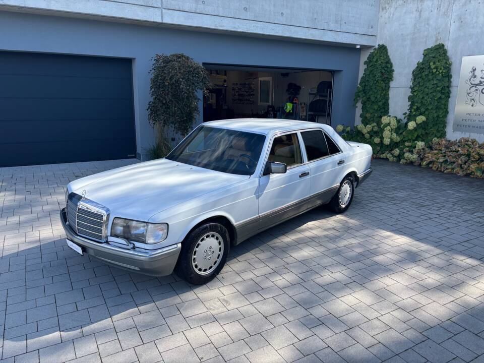 Immagine 11/45 di Mercedes-Benz 500 SE (1988)