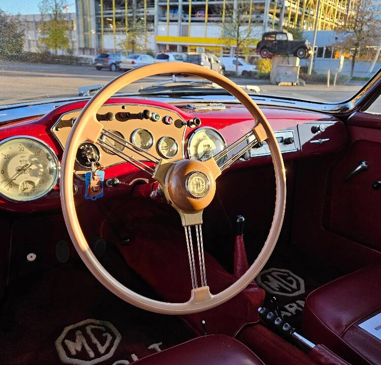 Image 16/16 of Arnolt-MG Coupé Bertone (1955)