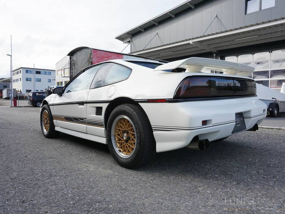 Afbeelding 6/70 van Pontiac Fiero GT (1988)