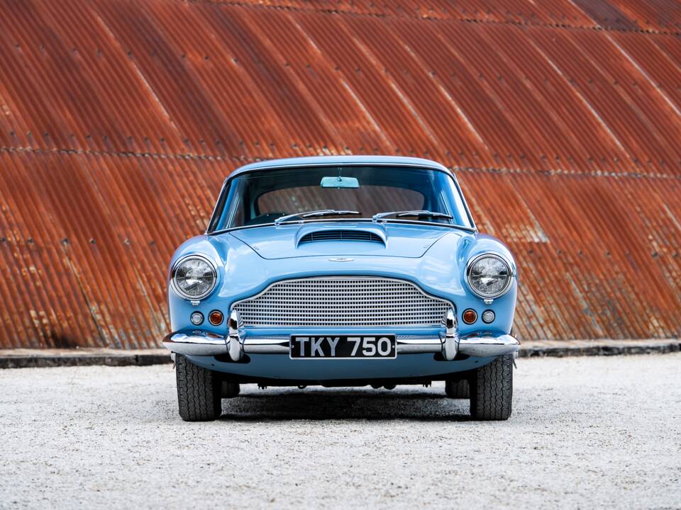 Image 9/56 of Aston Martin DB 4 (1960)