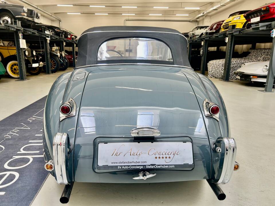 Imagen 14/27 de Jaguar XK 120 DHC (1953)