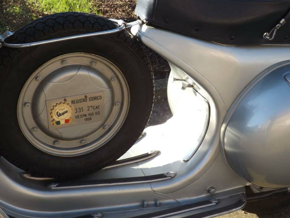 Image 4/35 of Piaggio Vespa 150 GS (1958)