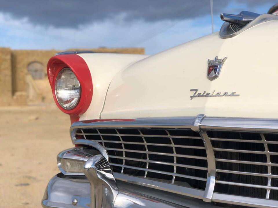 Immagine 8/17 di Ford Fairlane 500 Club Victoria (1956)